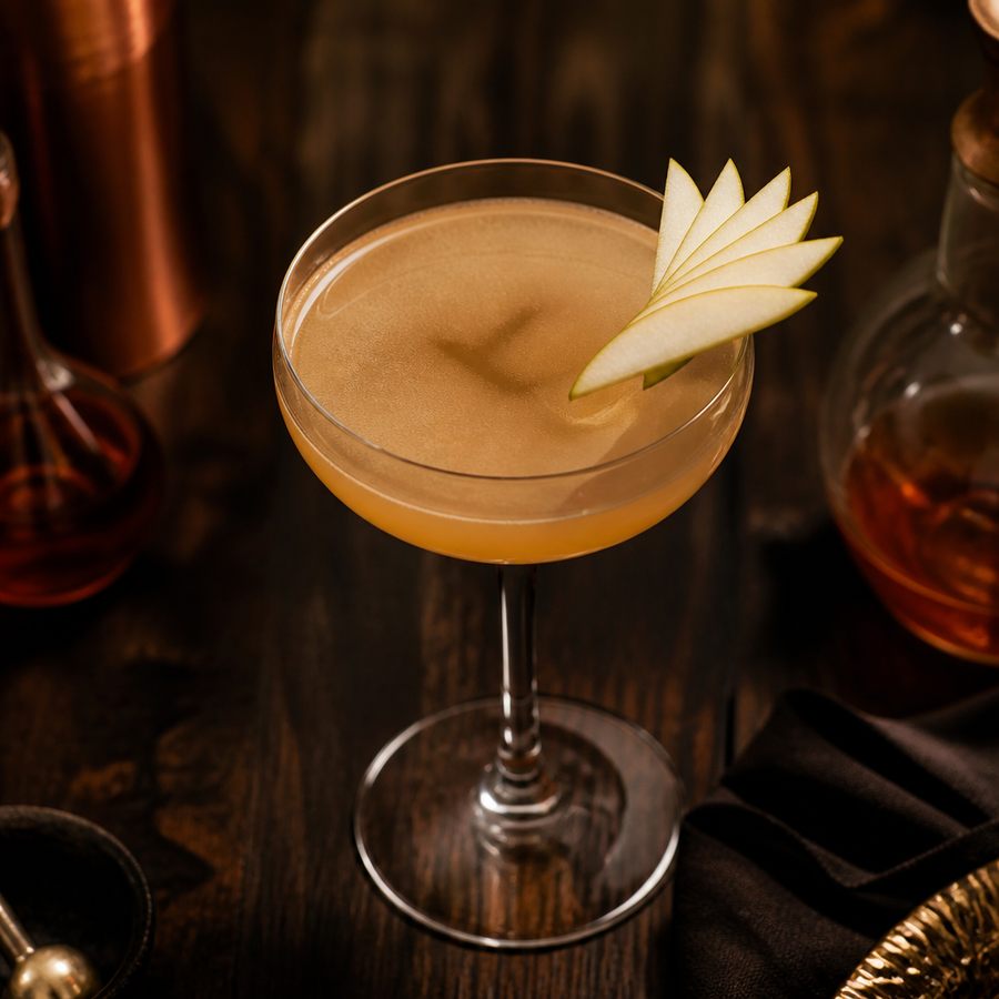 Alchemist's Elixir cocktail opskrift