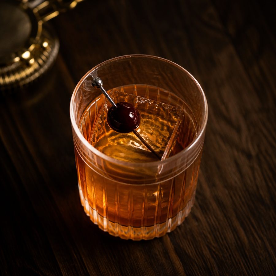Рецепт коктейлю Black Walnut Manhattan