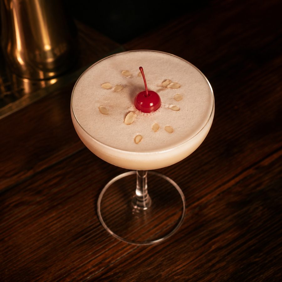 Рецепт коктейлю Cherry Bakewell cocktail