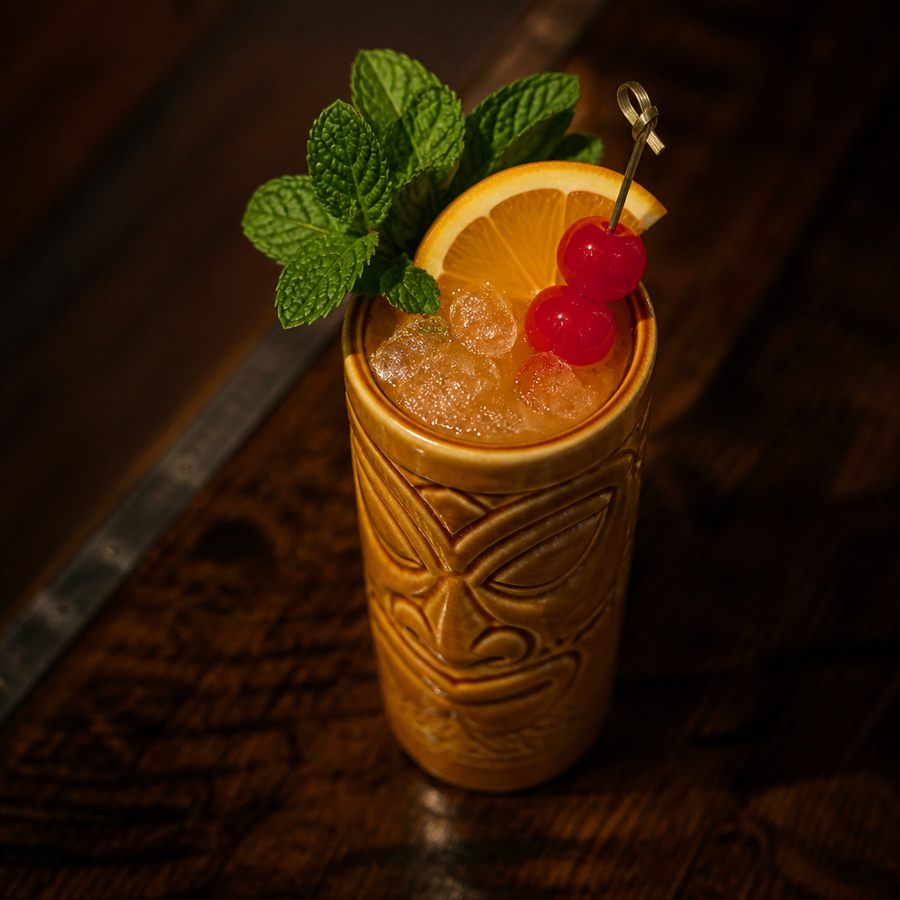 Cherryshed by the Captain cocktail opskrift
