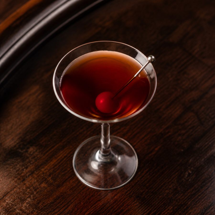 Dubonnet Manhattan cocktail opskrift