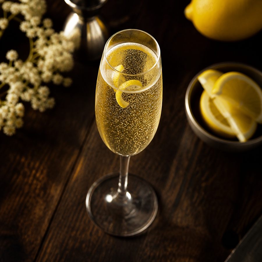 Elderflower Champagne Cocktail Cocktail Rezept