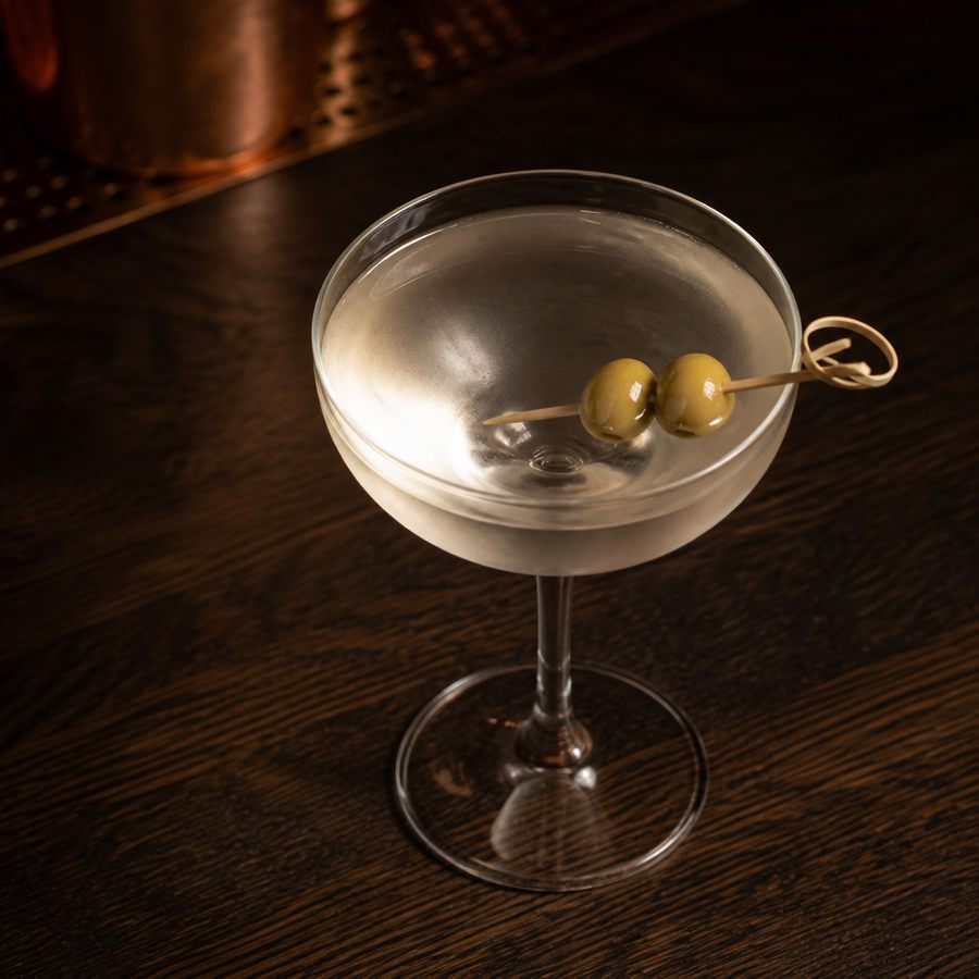 Fifty-Fifty Martini สูตรค็อกเทล