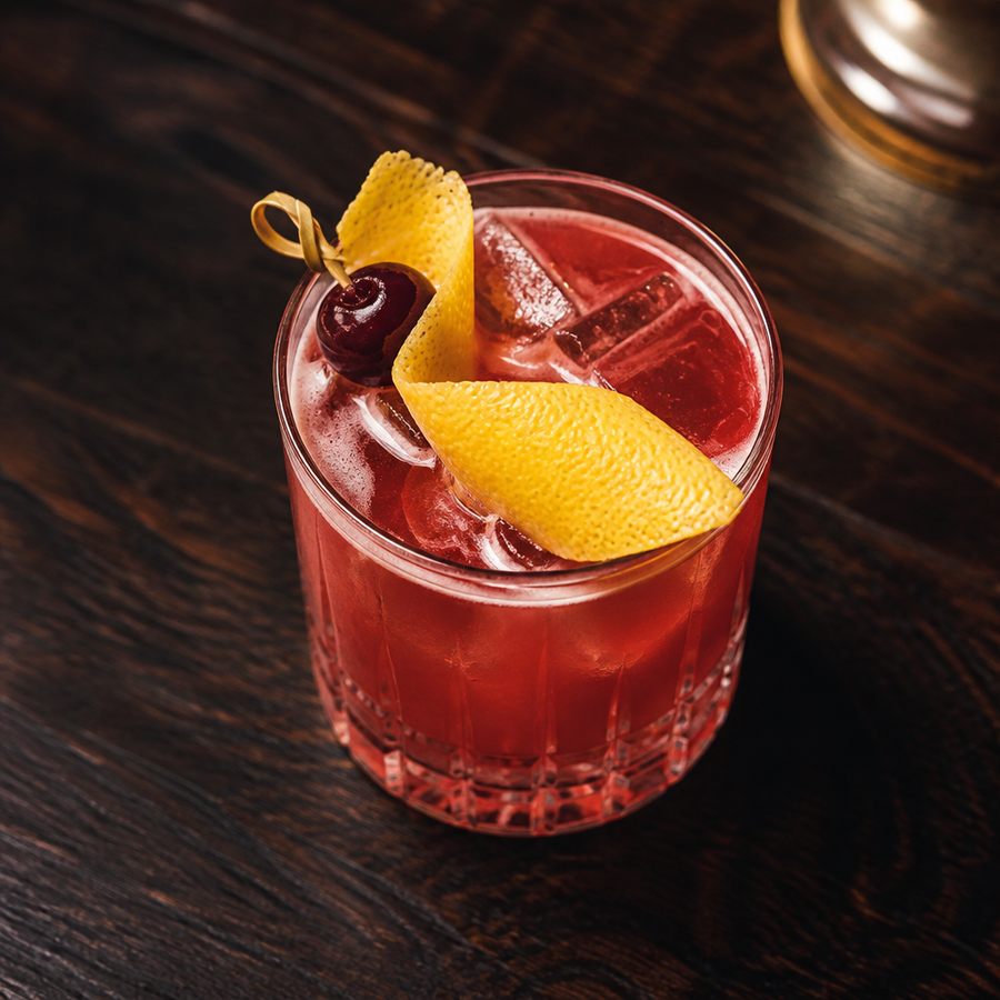 Honeyed Cherry Mash Sour cocktail opskrift