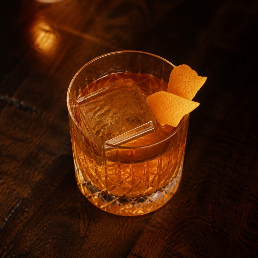 receta del cóctel Maple Old Fashioned de Jimmy S Ghostine