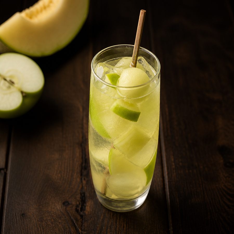 Melon & Apple Caipirinha cocktail opskrift