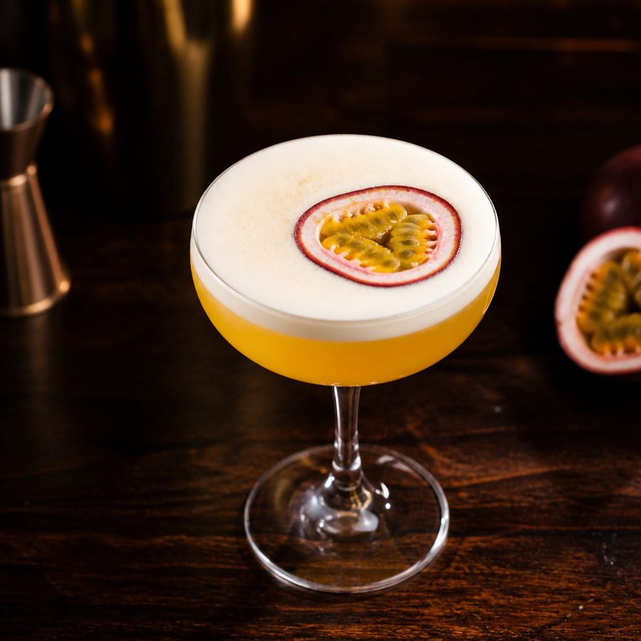 Passion Fruit Sour cocktail opskrift