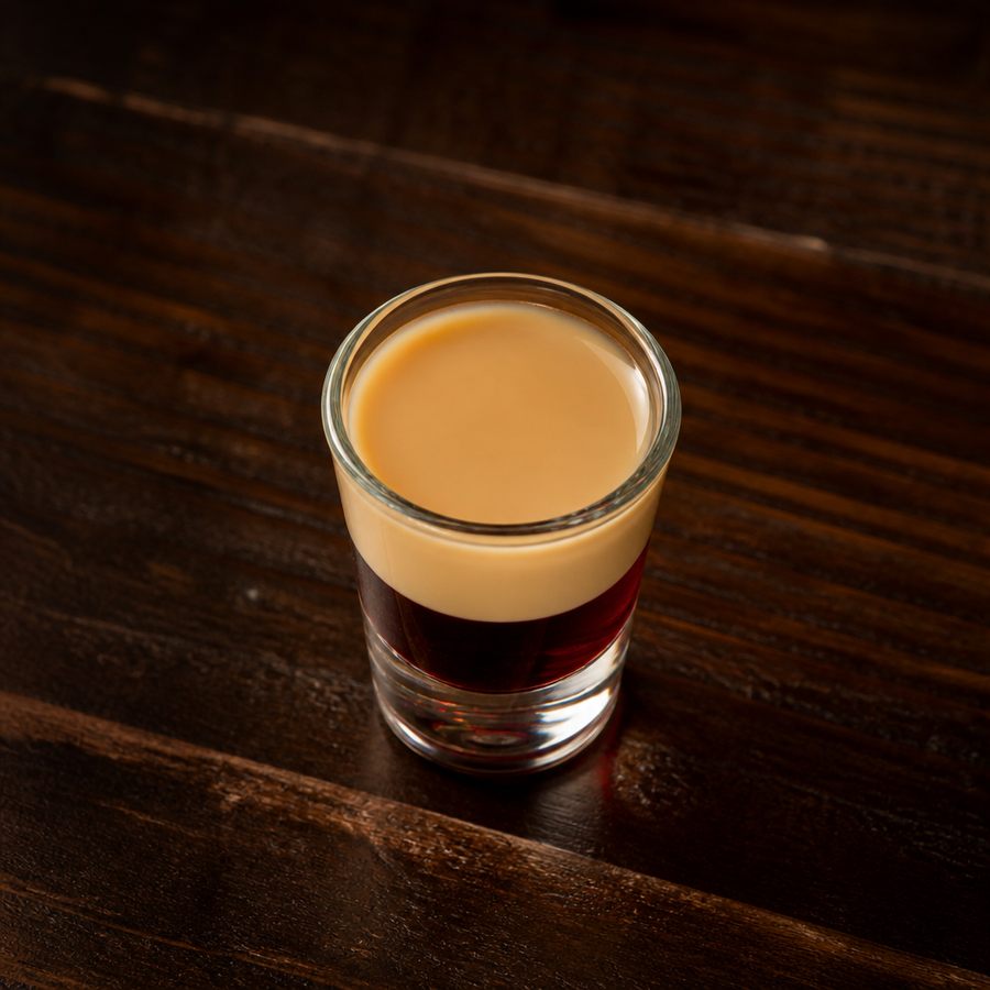 Peanut Butter & Jelly Shot cocktail opskrift