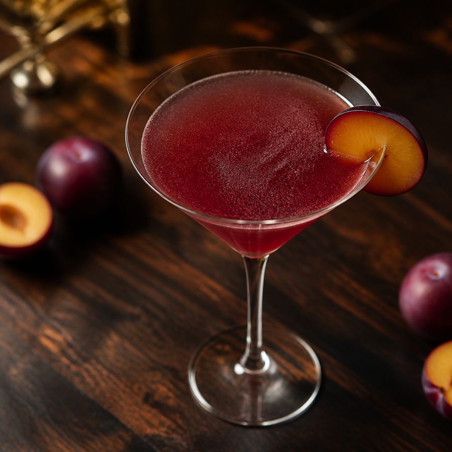 Plum Vodkatini cocktail opskrift