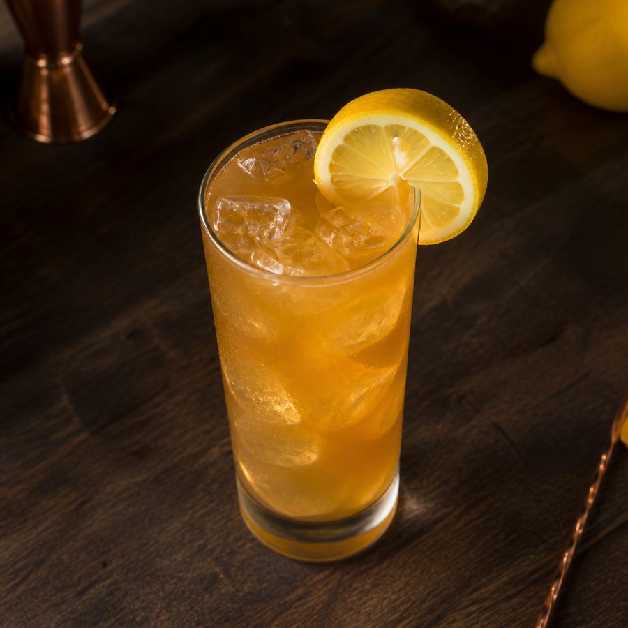 Spiked Arnold Palmer resep koktail