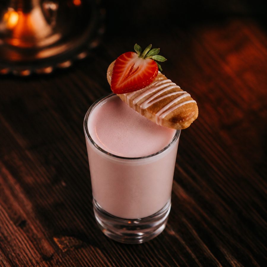 Strawberry Éclair recept za koktel