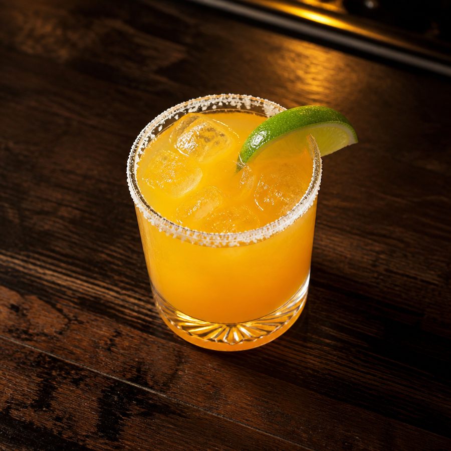 Super orange margarita cocktail opskrift