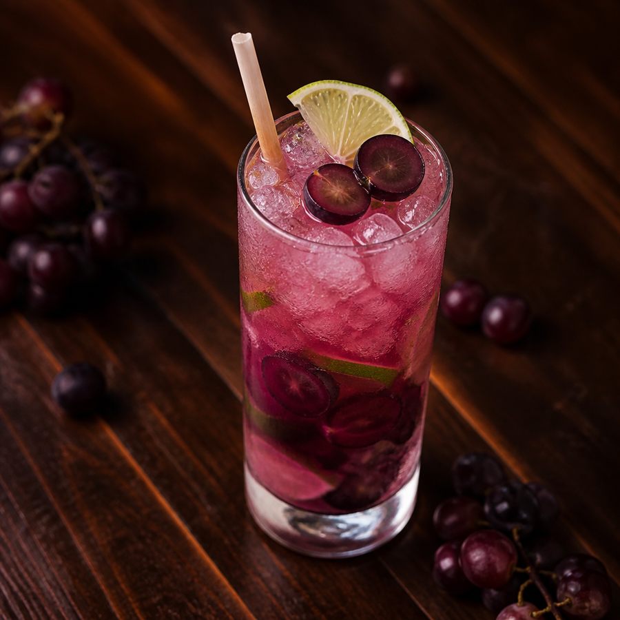 Sweet Grape Caipirinha (Caipirinha D'uva) 칵테일 레시피