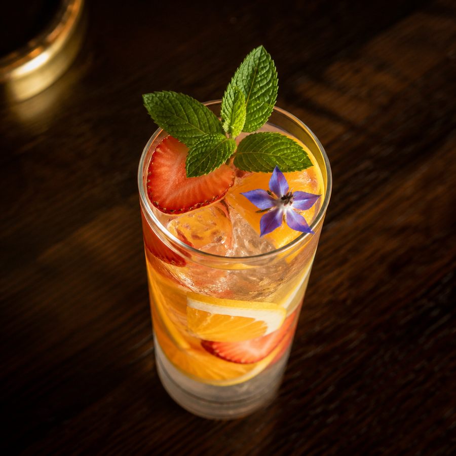 Vodka Fruit Cup (Difford's Cup No.6) สูตรค็อกเทล